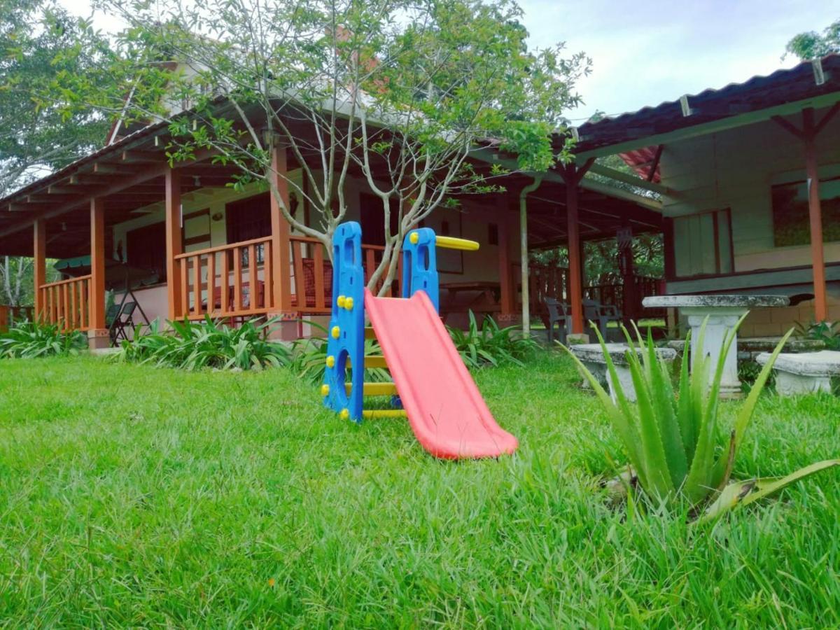 Villa La Flor De Loto Cartago Exterior foto